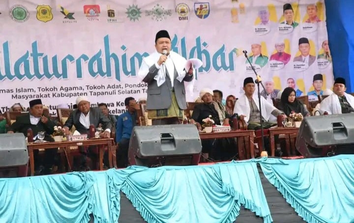 Silaturahmi Bupati Tapsel Dikritik Karena Petisi Dukungan Maju Pilkada 2024