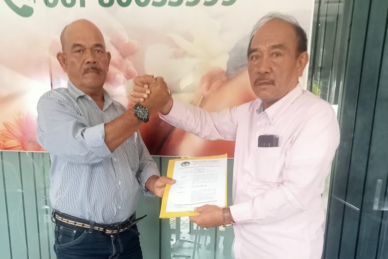 Kapten Timwil AMIN Sumut Terima SK Relawan Al Amin